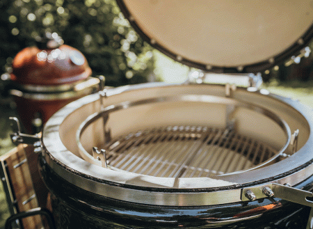 Гриль Monolith GRILL CLASSIC BBQ GURU PRO - чёрный + три керамические ножки + комплектуающие купить в Екатеринбурге